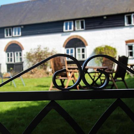 The Waggon And Horses Hotel Great Yeldham Екстериор снимка