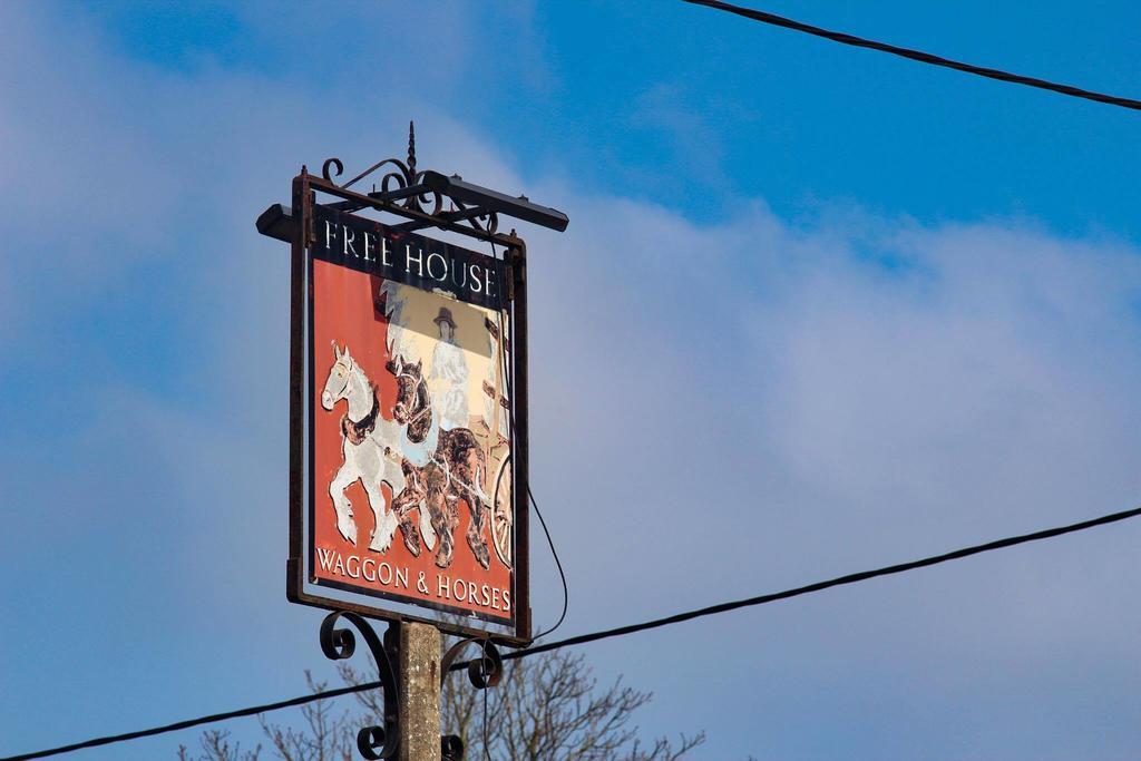 The Waggon And Horses Hotel Great Yeldham Екстериор снимка