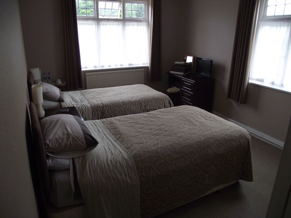 The Waggon And Horses Hotel Great Yeldham Екстериор снимка
