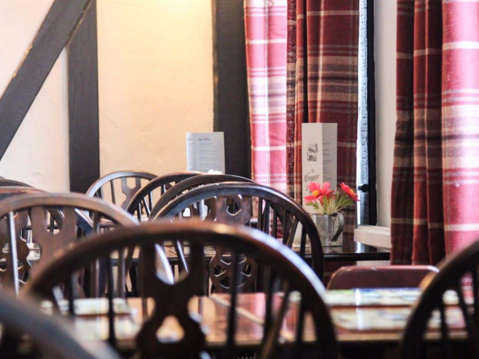 The Waggon And Horses Hotel Great Yeldham Екстериор снимка