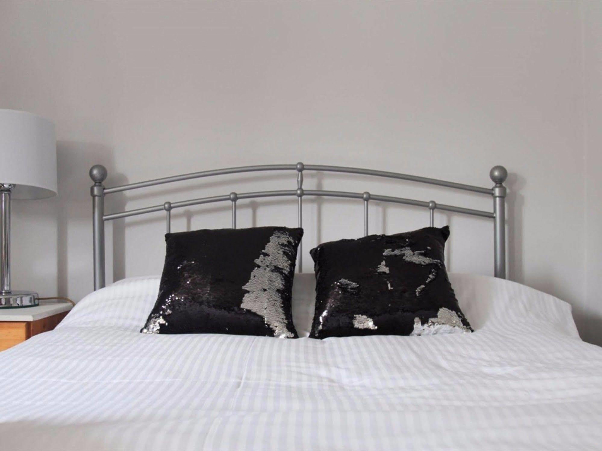 The Waggon And Horses Hotel Great Yeldham Екстериор снимка