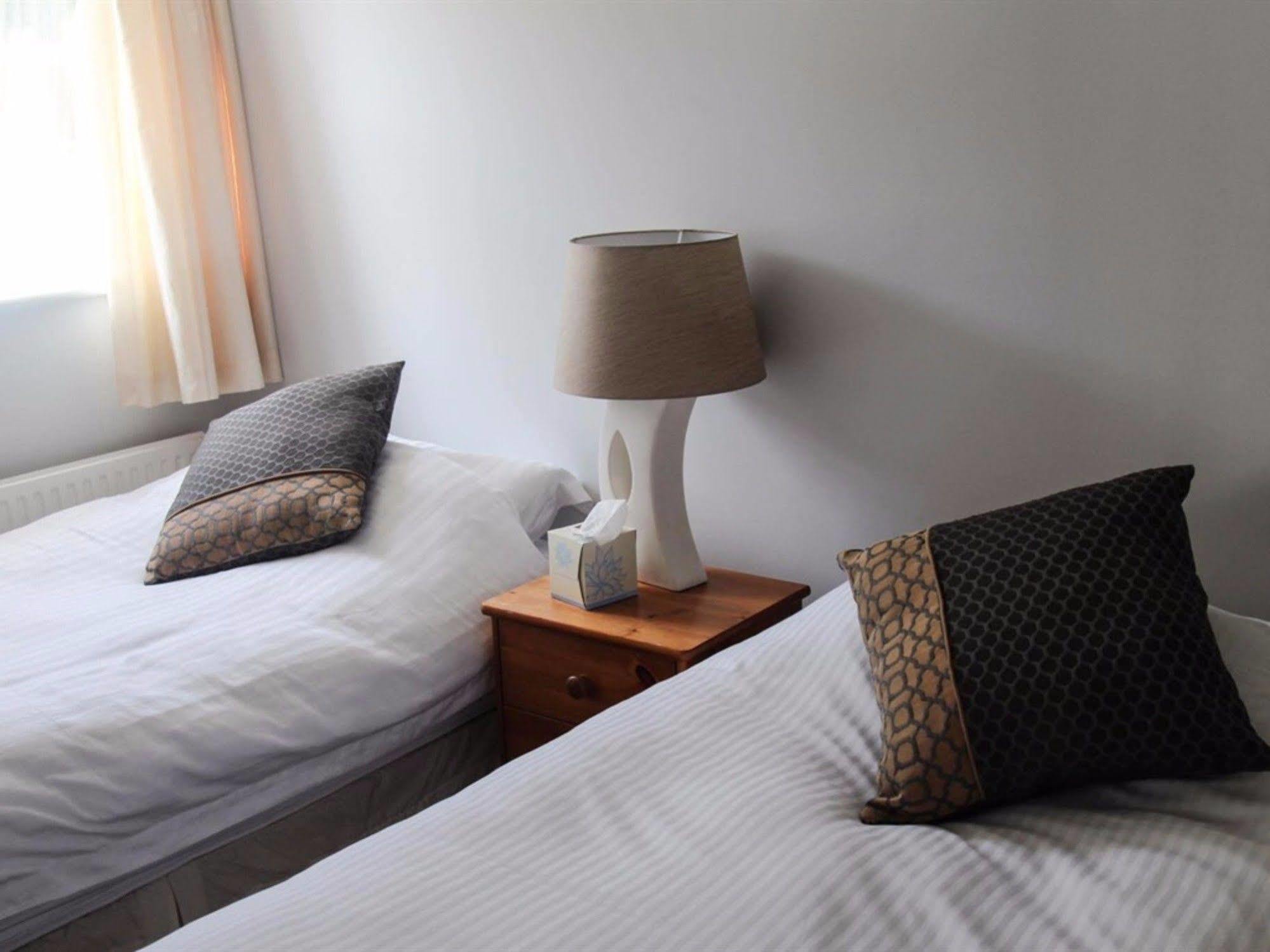 The Waggon And Horses Hotel Great Yeldham Екстериор снимка