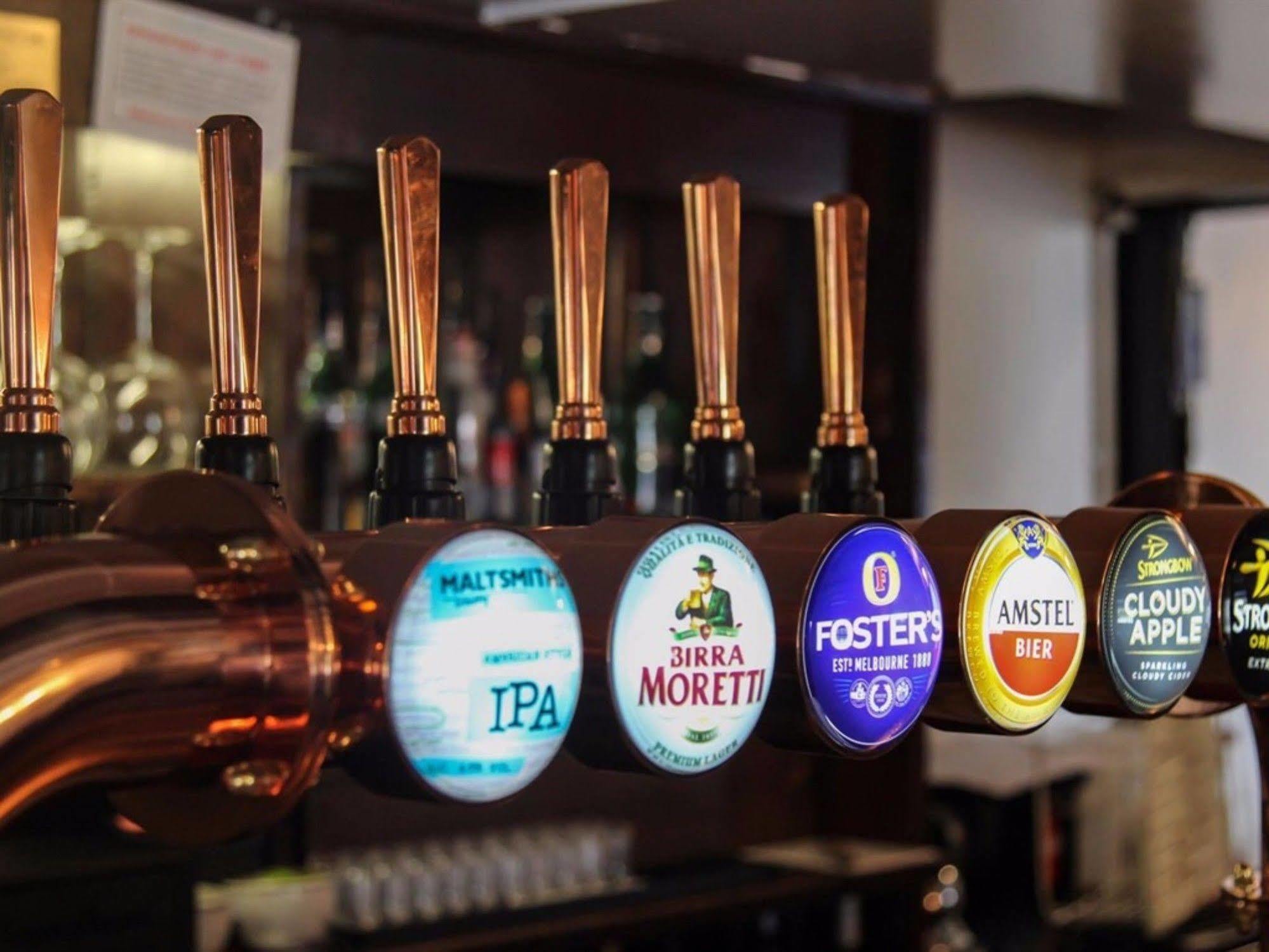 The Waggon And Horses Hotel Great Yeldham Екстериор снимка